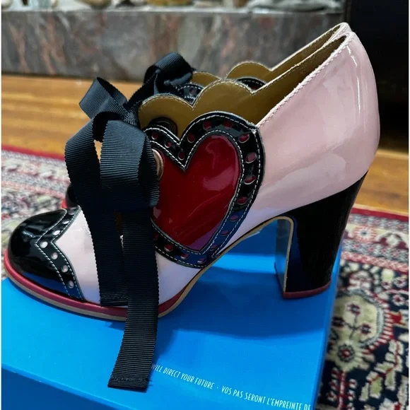 John Fluevog Attic heart ❤️ Mary Jane, size 7.5, fits more like 6.5. Pristine. - Picture 5 of 13